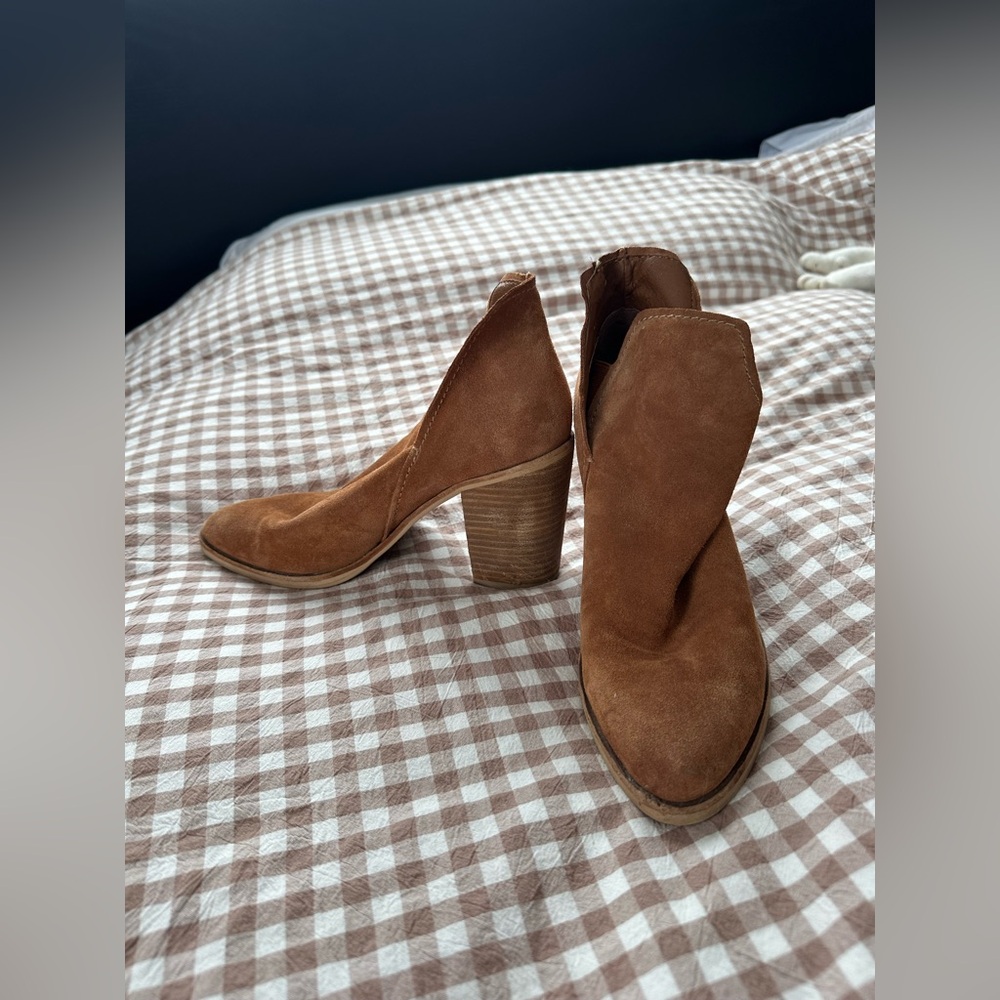 Dolce Vita Brown Suede Ankle Heel Booties